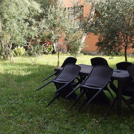 Apartamento House On The Beach Calambrone Exterior foto